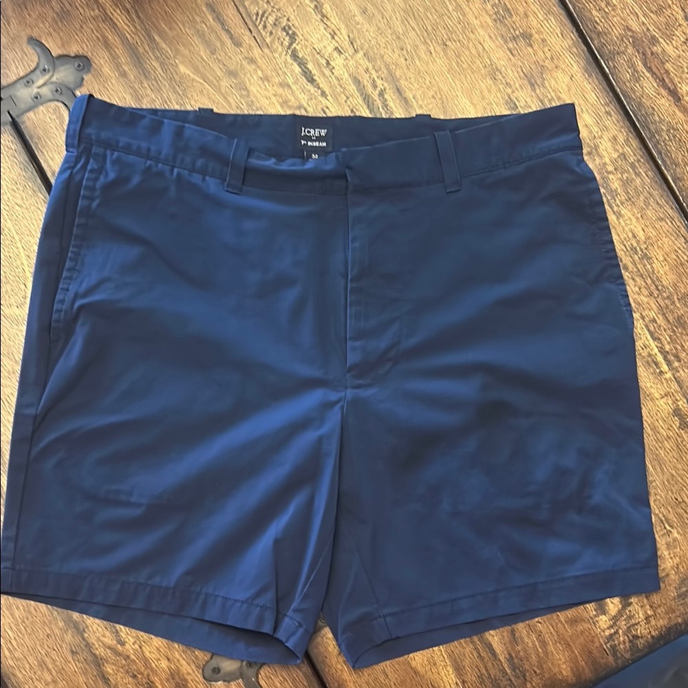 J. Crew Factory Tech Men's Navy Flat Front Shorts 7”